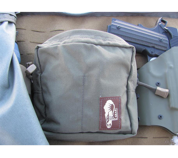 The Hill People Gear Pocket, General Purpose, Medium is great for internal organization when used with an Aston or Tarainsert.