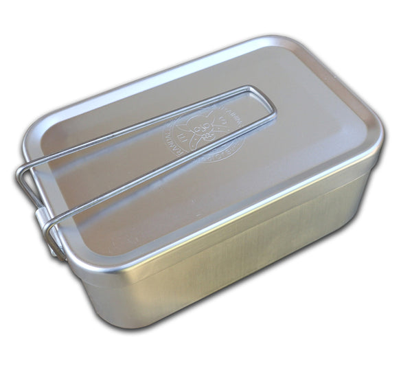When not in use, ESEE's survival kit tin folds up for compact storage in the Kit Pouch.