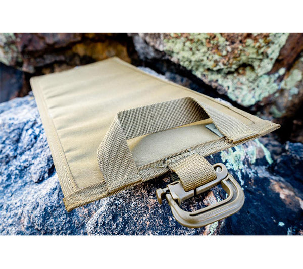 The Tarainsert has both a Grimloc and Drag Handle at top for use outside packs as a standalone organizer.
