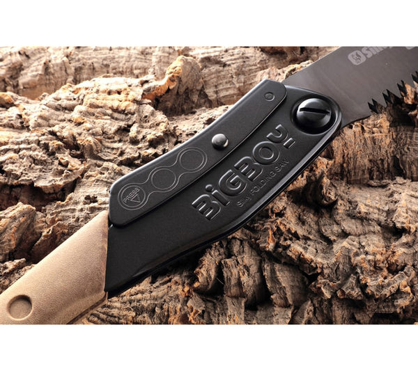 Arbor Composite Grip makes this folding saw usable in wet and dry conditions.