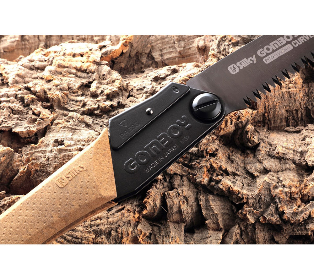 The locking mechanism and Arbor composite grip, as well as the black nickel tin finish on the Outback Gomboy Curve Pro folding saw from Silky.