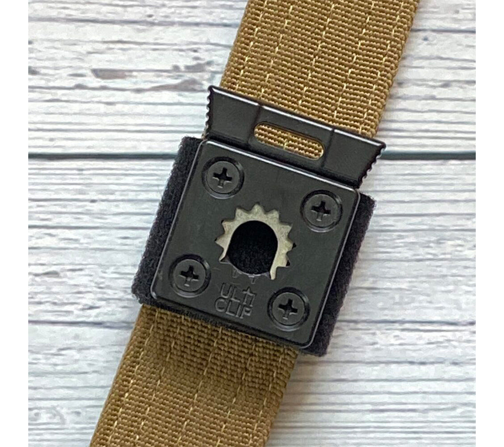 Demonstration of the lock being applied to a belt.