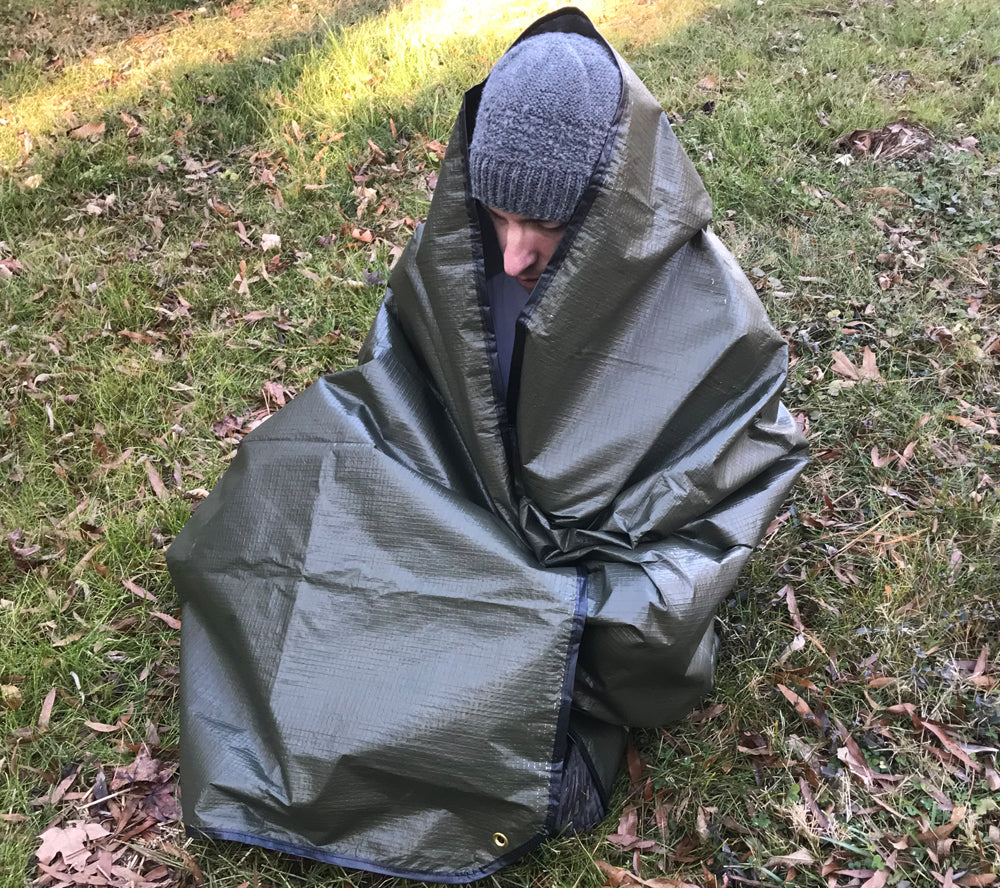 The 5col Casualty Blanket conforms to the US Military Specification MIL-B-36964 Type 1, and can be used to treat shock, prevent hypothermia, conceal IR signatures, construct a temporary shelter, and more.